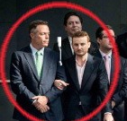 Questa immagine ha l'attributo alt vuoto; il nome del file è juan-ricardo.jpg